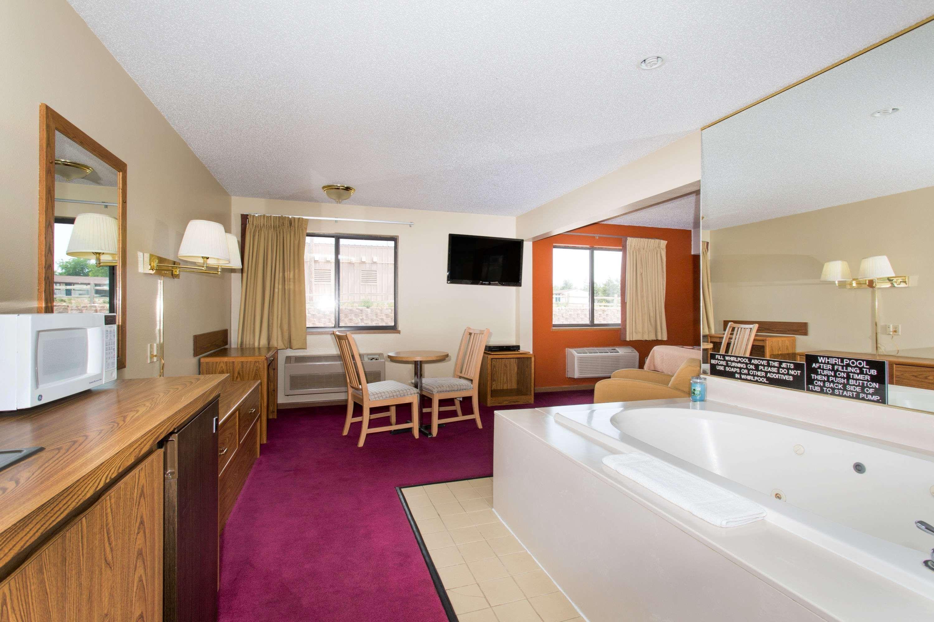 Hotel Super 8 By Wyndham Chadron Ne Extérieur photo