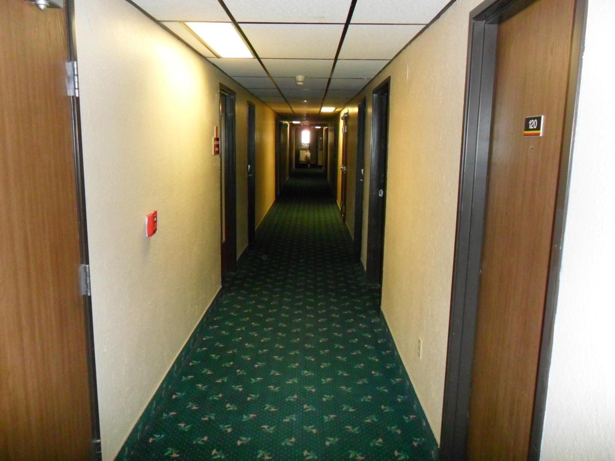 Hotel Super 8 By Wyndham Chadron Ne Extérieur photo